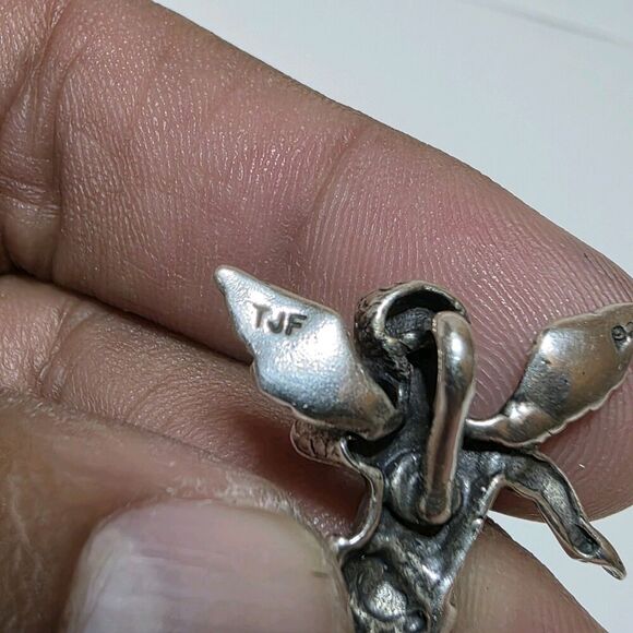 TJF 925 STERLING SILVER CHERUB GUARDIAN ANGEL WITH NATURAL AMETHYST PENDANT - Picture 10 of 10